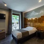 蒙特艾米流斯酒店 3*