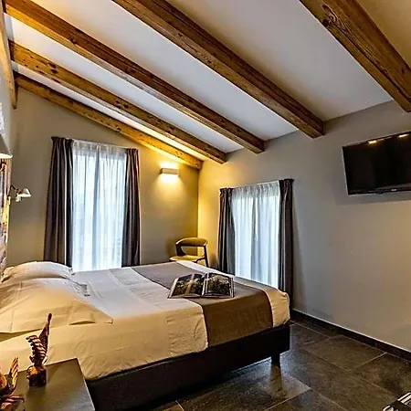Hotel Monte Emilius 3*