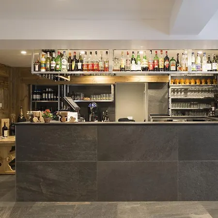 Hotel Monte Emilius 3*